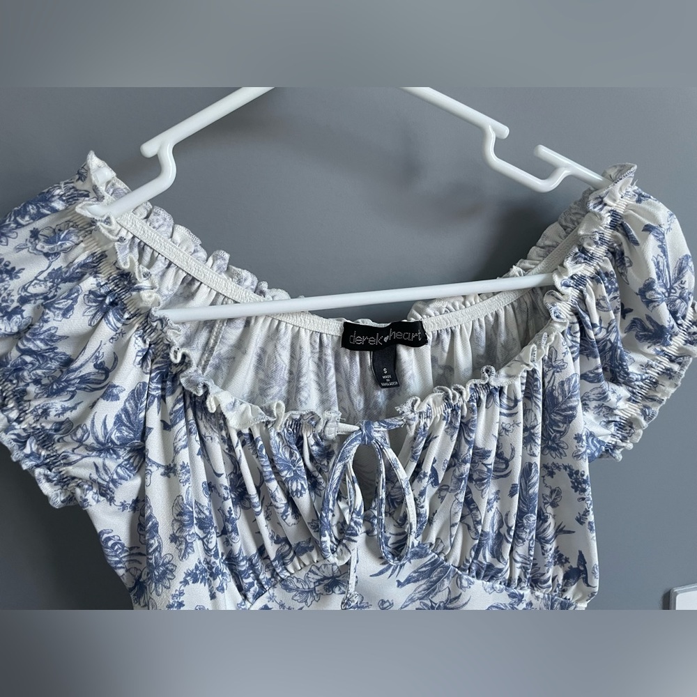 Cutest, blue and white top!! Size small by Derek Heart, only worn once!